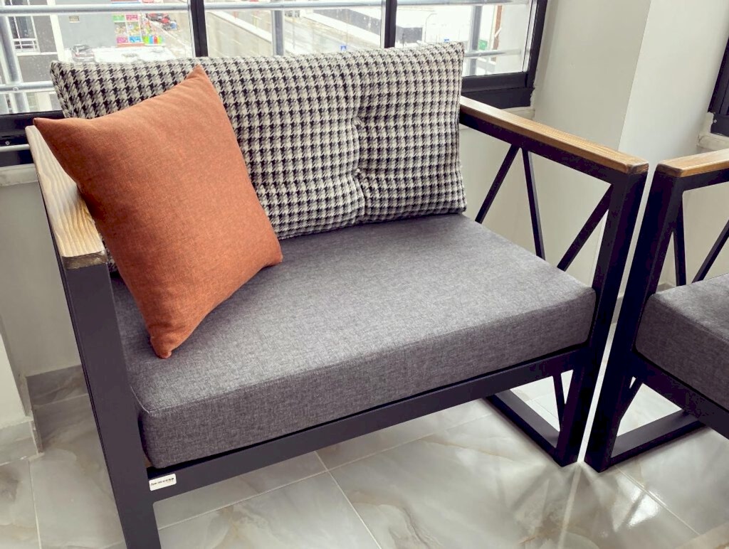 Metal balkon takımı