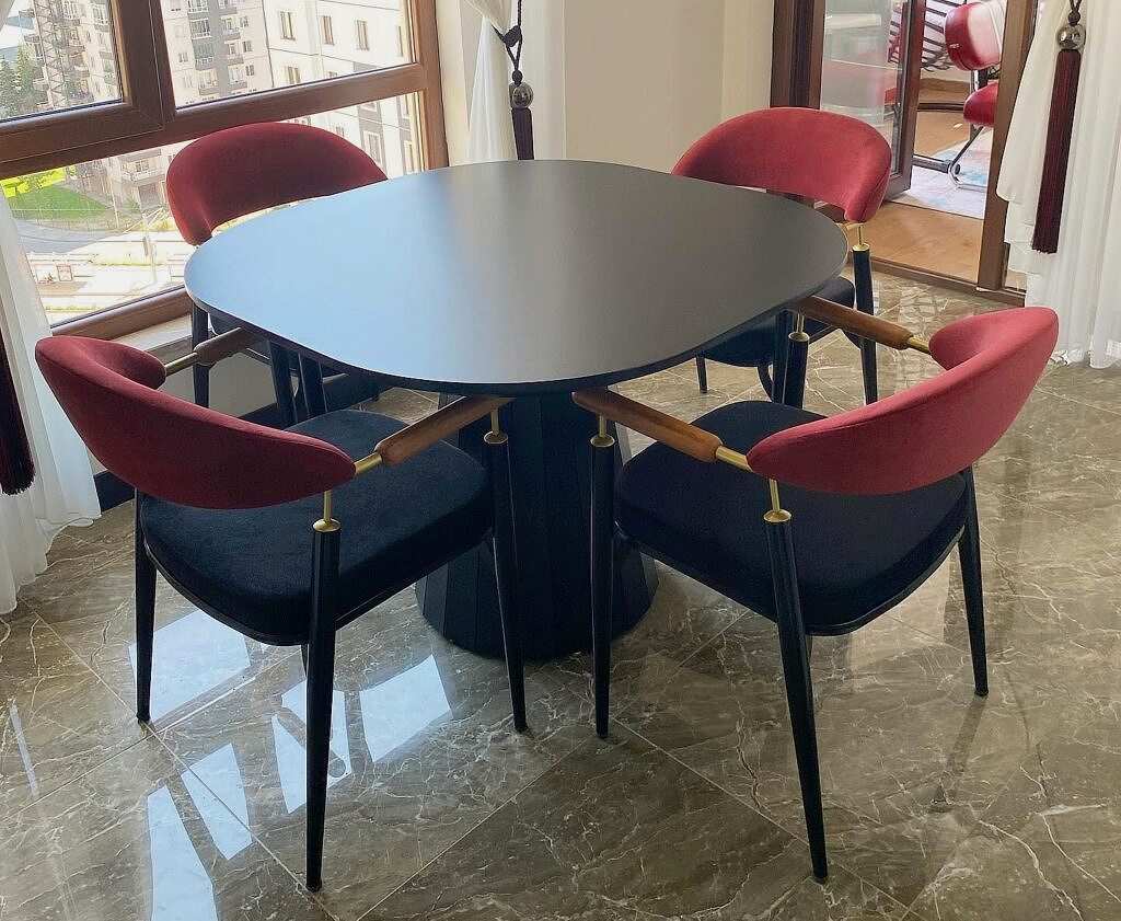 İtalyan Kesim Jumbo Masa / Quatro Sandalye